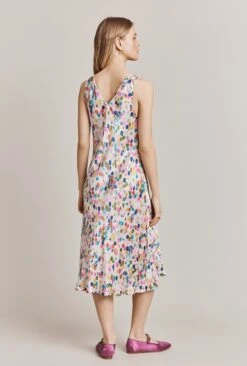 Summer Umbrella Petals Satin Midi Dress Pink Umbrella Petals 9 Summer Umbrella Petals Satin Midi Dress Pink Umbrella Petals -Ghost Fashion Store D06G095 Z58 28150 650px 964px