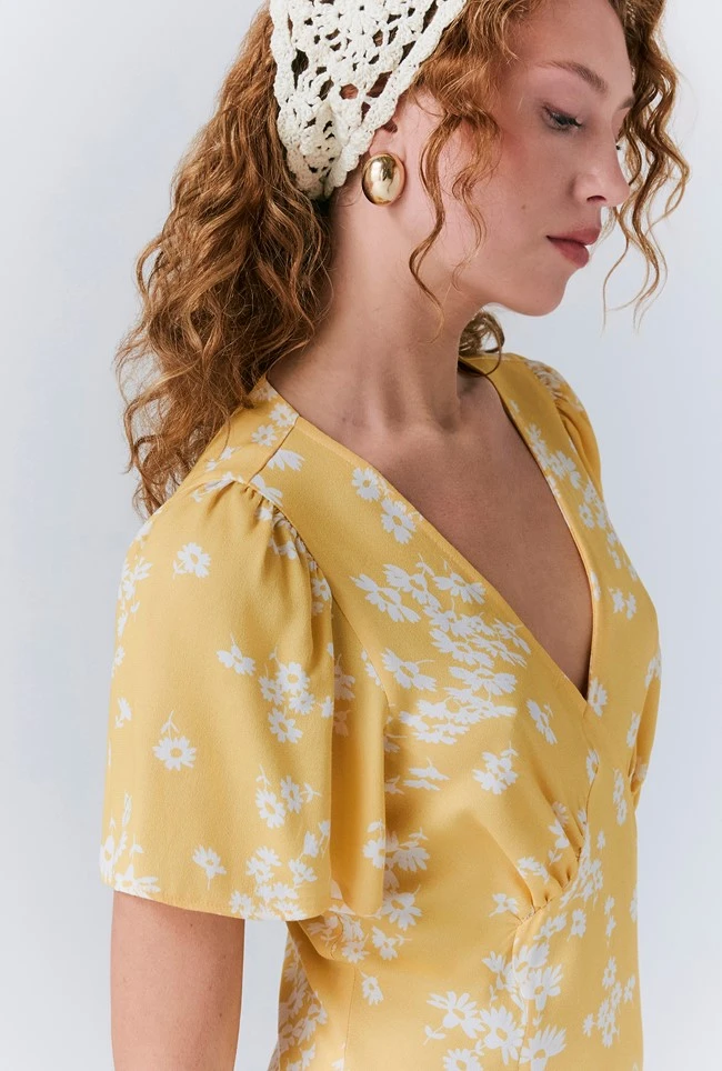 Ruby Crepe Floral Short Dress 5 Ruby Crepe Floral Short Dress - Image 3