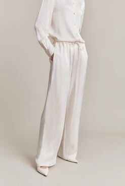 Imogen Satin Wide Leg Trouser Ivory 12 Imogen Satin Wide Leg Trouser Ivory -Ghost Fashion Store P06G003A M12 28482 650px 964px
