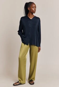 Ellie Satin Shirt Navy 9 Ellie Satin Shirt Navy -Ghost Fashion Store Q06G007A K10 26910 650px 964px