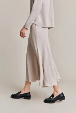 Phoebe Crepe Skirt Beige Pearly 11 Phoebe Crepe Skirt Beige Pearly -Ghost Fashion Store S06G005 N01 28897 650px 964px