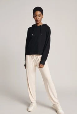 Cropped Organic Hoodie Black -Ghost Fashion Store V02G012 A01 22860 650px 964px